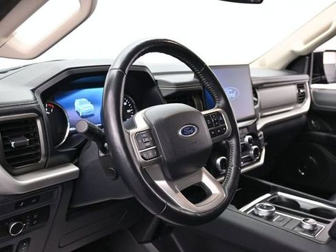 Used 2024 Ford Expedition XLT AWD/4WD image 15