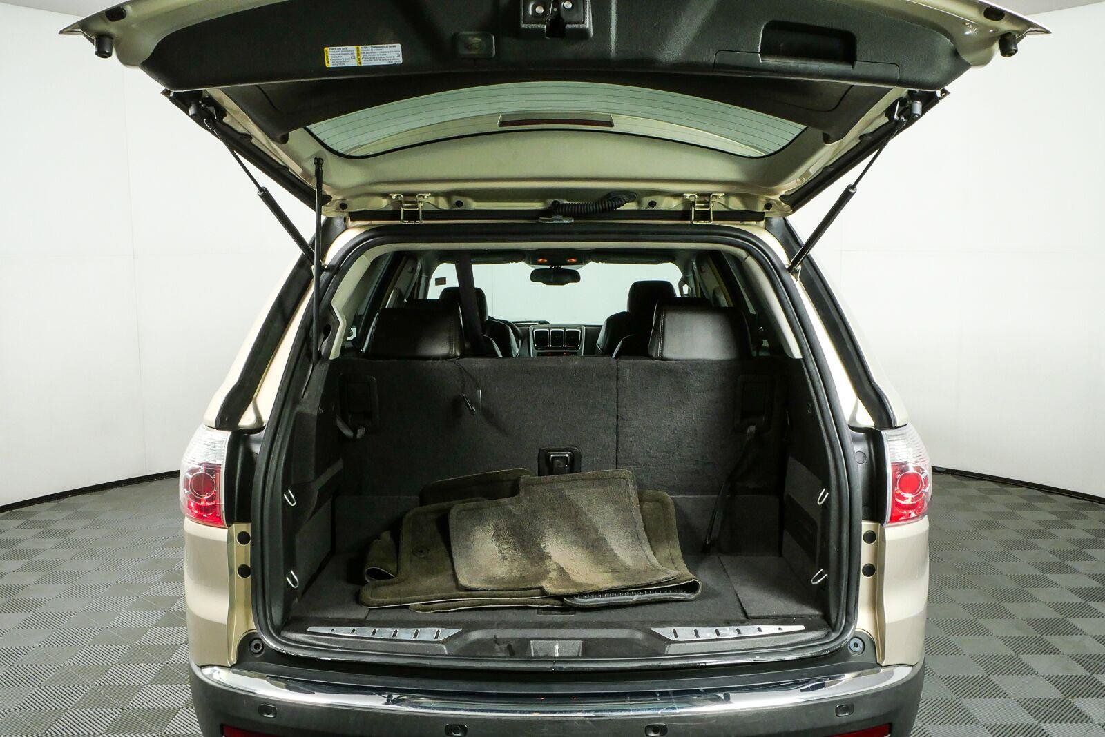 Used 2008 GMC Acadia SLT w/ Convenience Package FWD image 29