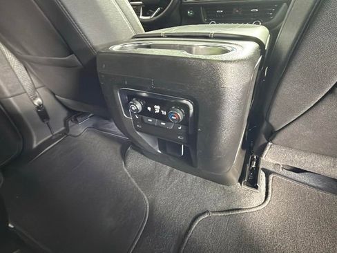 Used 2025 Chevrolet Suburban Premier image 33