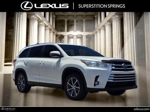 Used 2019 Toyota Highlander XLE AWD/4WD image 1