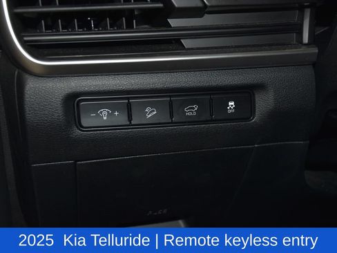 Used 2025 Kia Telluride S AWD/4WD image 9