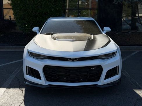 Used 2019 Chevrolet Camaro ZL1 RWD image 3