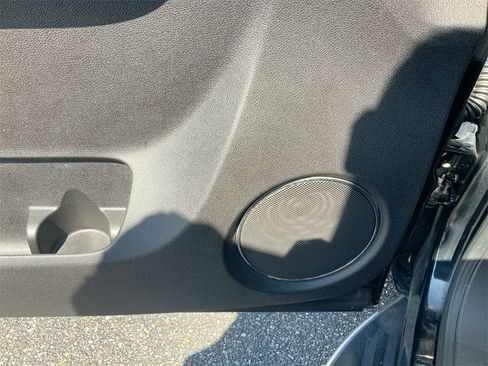 Used 2011 Cadillac Escalade 4D Sport Utility w/ Touring Package image 23