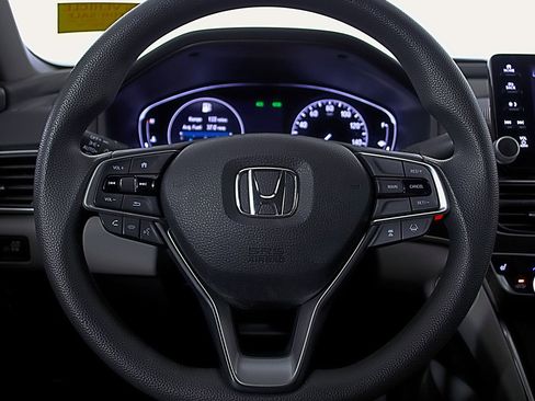 Used 2018 Honda Accord EX image 23