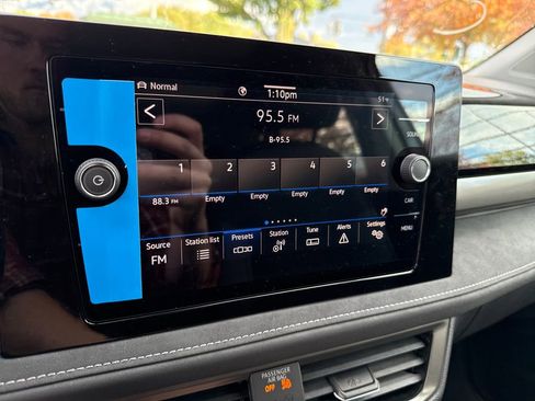 New 2025 Volkswagen Taos SE image 8