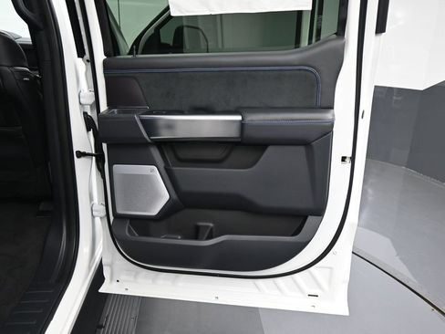 New 2026 Ford F250 Platinum w/ FX4 Off-Road Package image 19