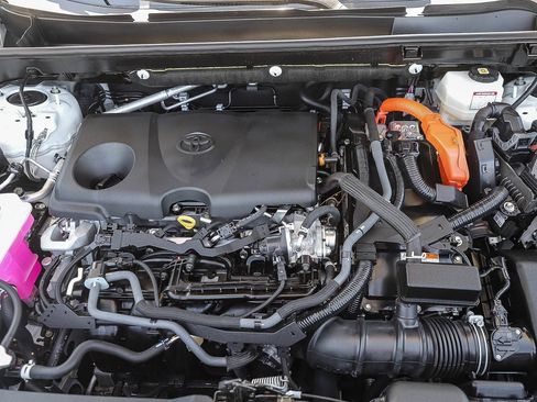 Certified 2022 Toyota RAV4 XLE Premium AWD/4WD image 26