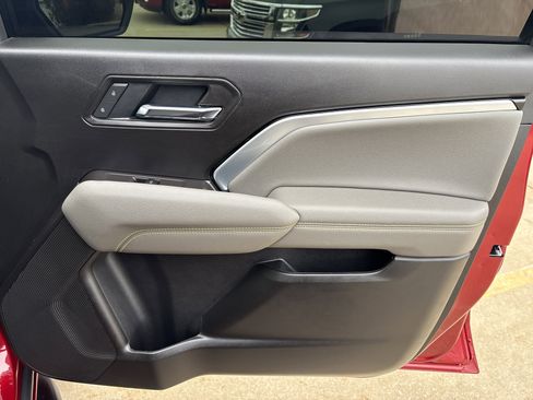 Used 2026 Chevrolet Colorado ZR2 w/ Technology Package image 17