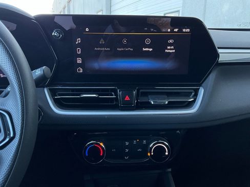 Used 2025 Chevrolet TrailBlazer LT image 24