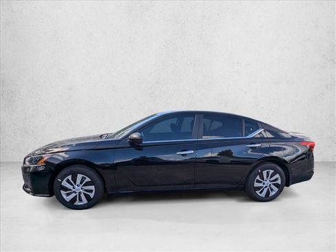 Certified 2025 Nissan Altima 2.5 S image 5