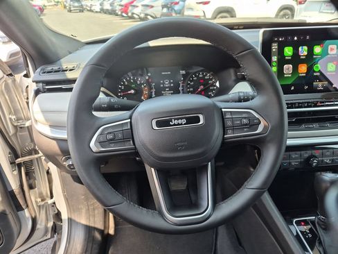 Used 2025 Jeep Compass Limited AWD/4WD image 23