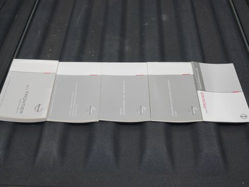 Used 2013 Nissan Frontier SV w/ SV Value Truck Pkg RWD image 27