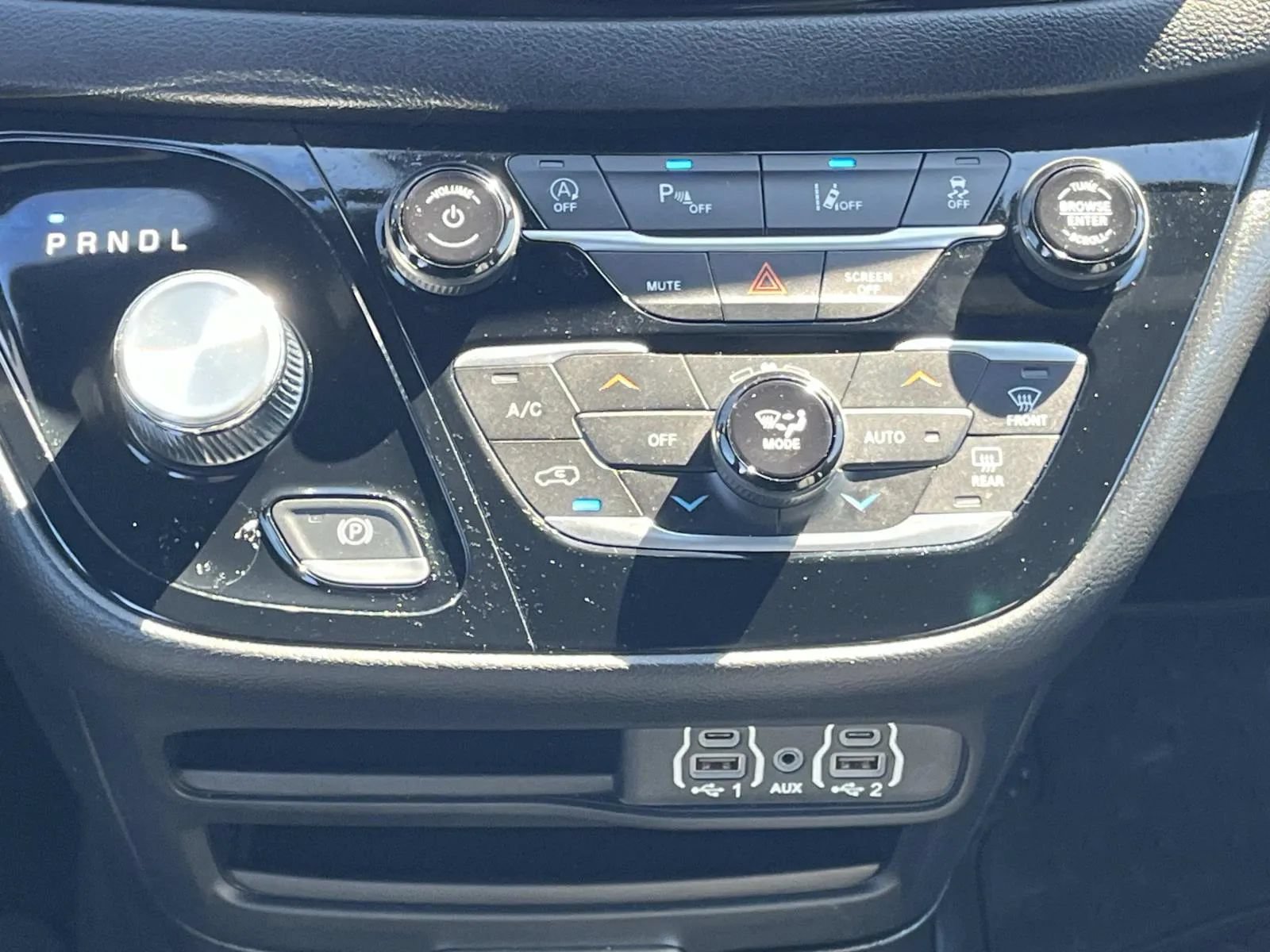 Used 2025 Chrysler Pacifica Select FWD image 15