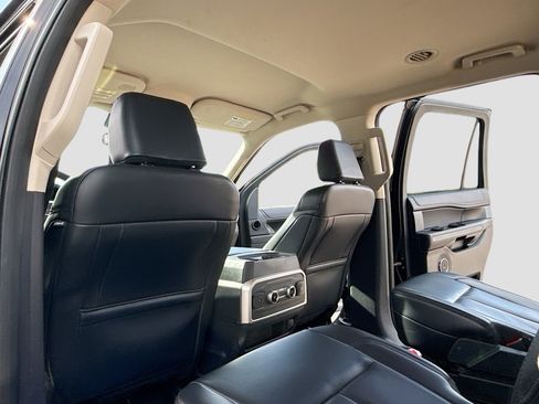 Certified 2024 Ford Expedition XLT AWD/4WD image 6
