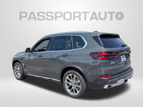 New 2026 BMW X5 xDrive40i w/ Climate Comfort Package AWD/4WD image 3