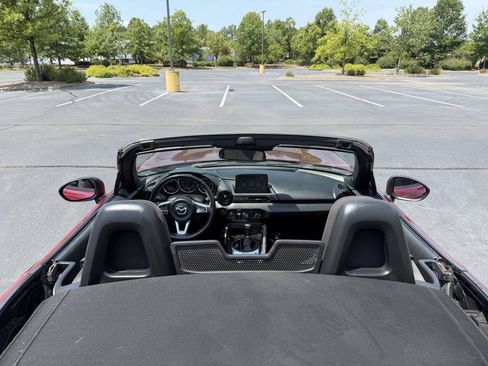 Used 2020 MAZDA MX-5 Miata Sport RWD image 19