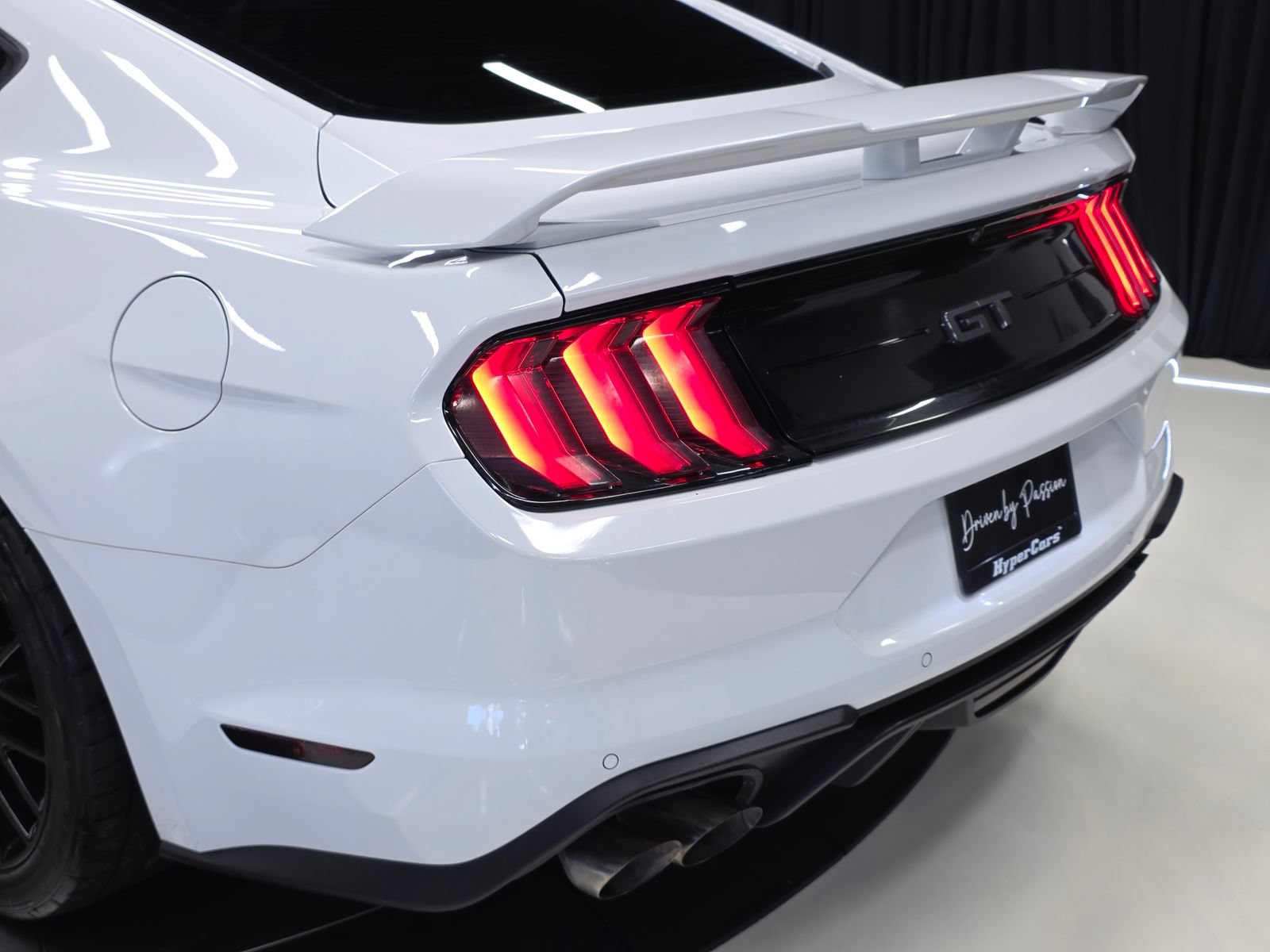 Used 2018 Ford Mustang GT Premium w/ GT Performance Package RWD image 44