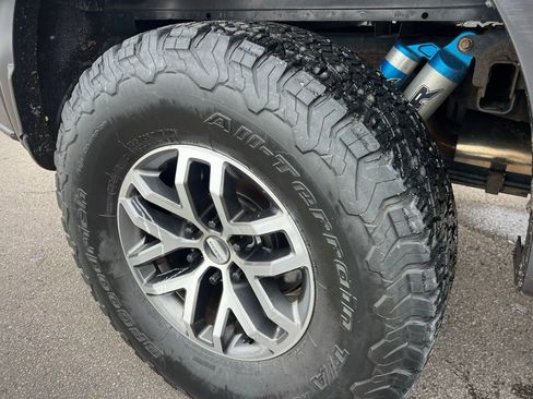 Used 2017 Ford F150 Raptor w/ Equipment Group 802A Luxury image 29