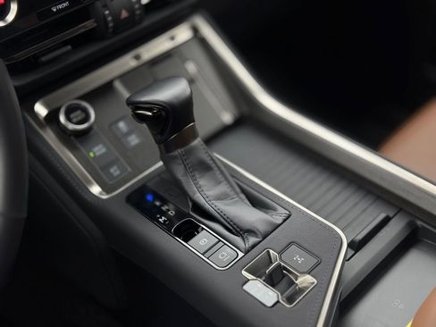 Used 2024 Lexus GX 550 w/ Accessory Package (Z1) AWD/4WD image 18