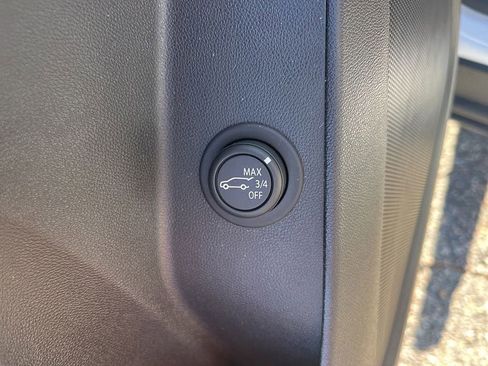 Used 2023 Chevrolet Equinox LT image 22