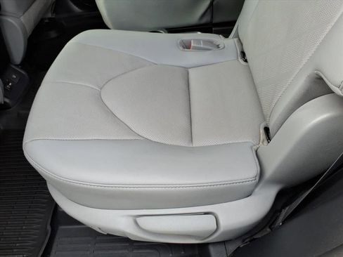 Used 2021 Toyota Highlander Platinum image 20