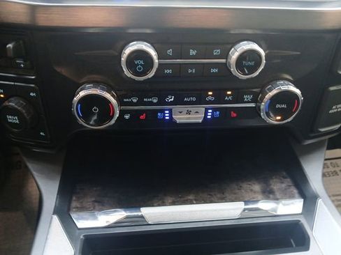 Certified 2024 Ford F250 Lariat image 21