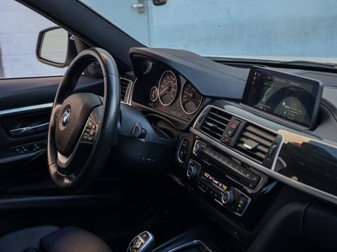 Used 2018 BMW 340i Sedan w/ Premium Package RWD image 19