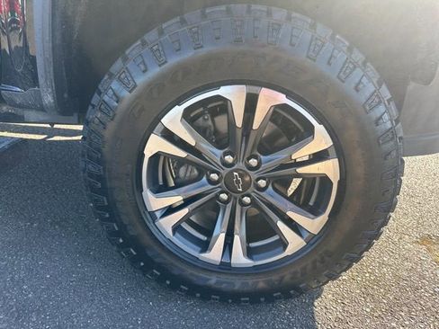 Used 2019 Chevrolet Colorado ZR2 w/ ZR2 Midnight Special Edition AWD/4WD image 11