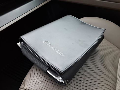 Used 2022 Lexus GX 460 Premium w/ Accessory Package image 20