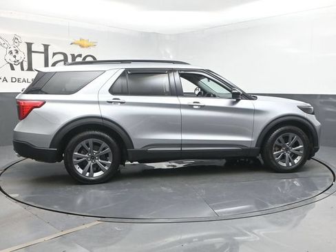Used 2022 Ford Explorer XLT w/ Equipment Group 202A AWD/4WD image 40