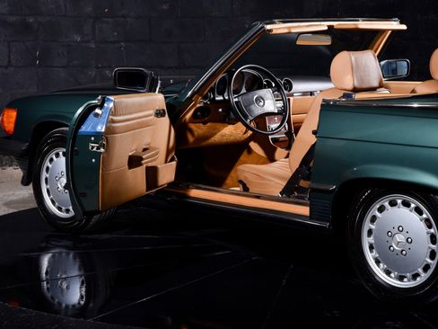 Used 1989 Mercedes-Benz 560 SL image 14