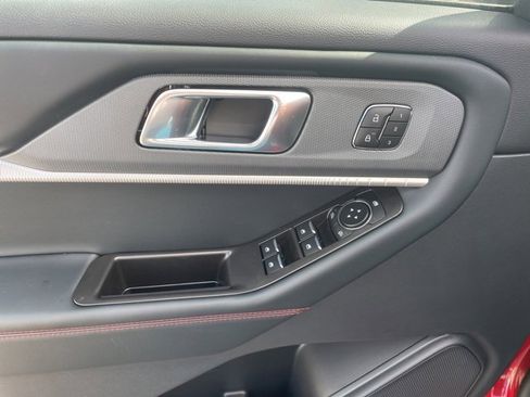 New 2026 Ford Explorer ST-Line w/ ST-Line Street Pack image 21
