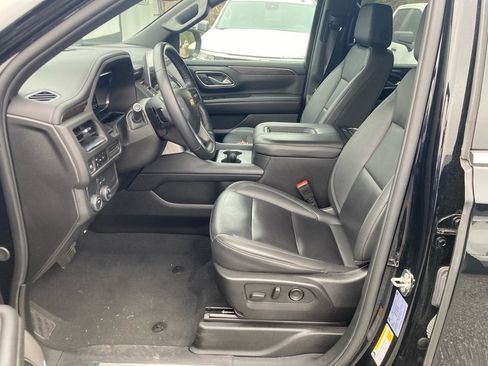 Used 2024 Chevrolet Suburban LT image 6