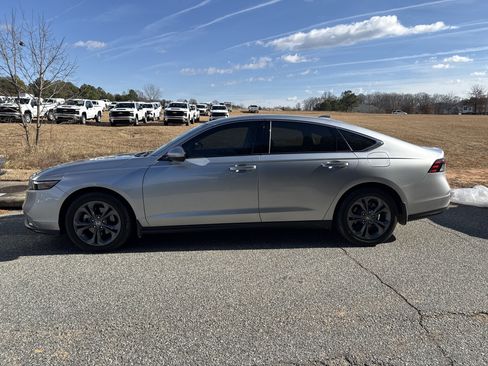 Used 2024 Honda Accord EX image 7