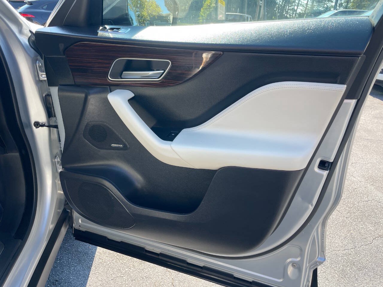 Used 2019 Jaguar F-PACE Prestige AWD/4WD image 24