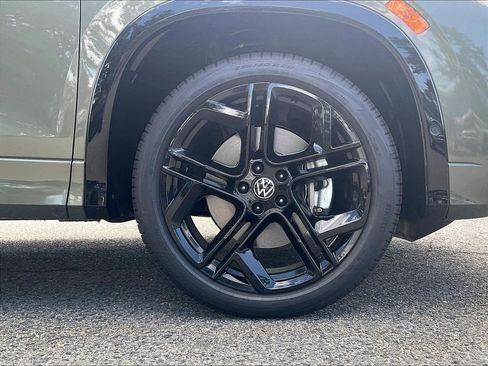 New 2026 Volkswagen Tiguan SE R-Line AWD/4WD image 8