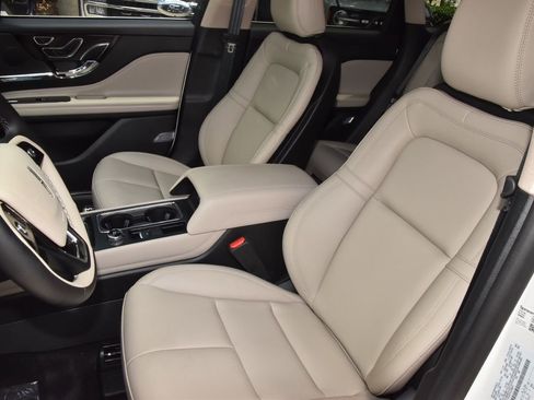 New 2026 Lincoln Corsair Premiere FWD image 31
