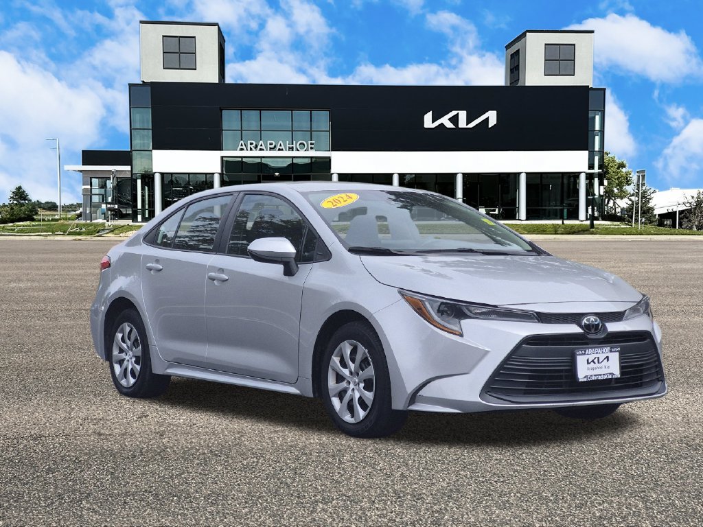 Used 2024 Toyota Corolla LE FWD image 2
