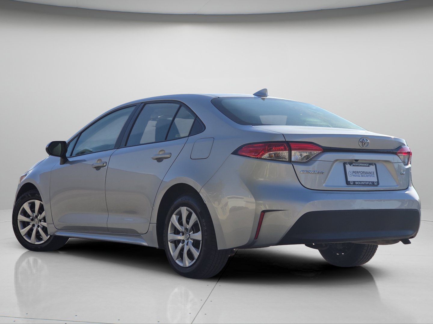 Used 2025 Toyota Corolla LE FWD image 18