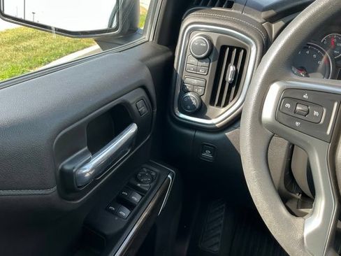 Used 2020 Chevrolet Silverado 1500 LT AWD/4WD image 24