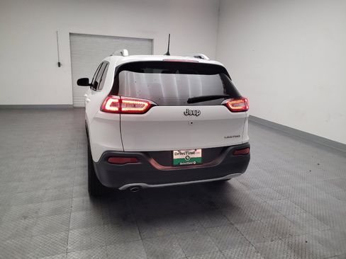 Used 2017 Jeep Cherokee Limited FWD image 6