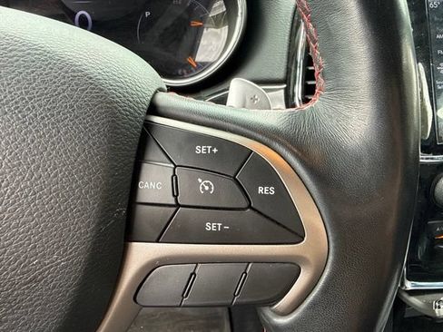 Used 2020 Jeep Grand Cherokee Trailhawk w/ Trailhawk Luxury Group AWD/4WD image 17