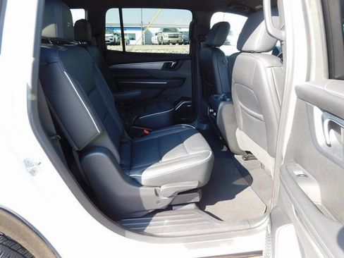 Used 2025 Buick Enclave Sport Touring image 21