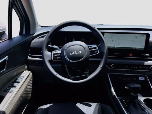 New 2026 Kia Carnival EX FWD image 23