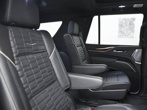 Used 2022 Cadillac Escalade Sport Platinum image 15