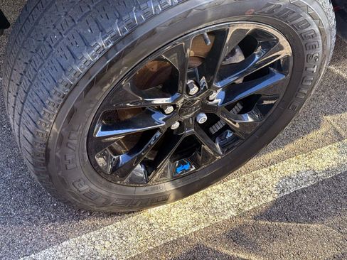 Used 2023 Jeep Wrangler Unlimited Sahara w/ Cold Weather Group AWD/4WD image 4