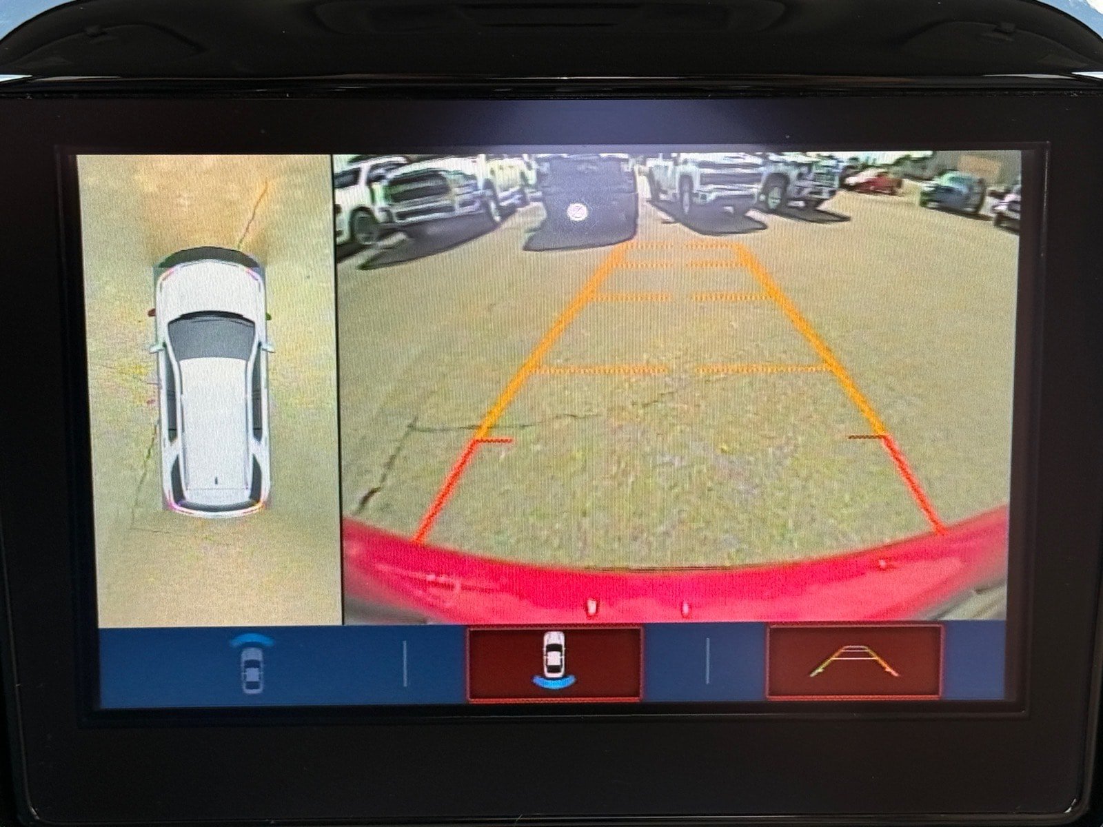Used 2018 Chevrolet Traverse LT w/ LPO, Floor Liner Package FWD image 20