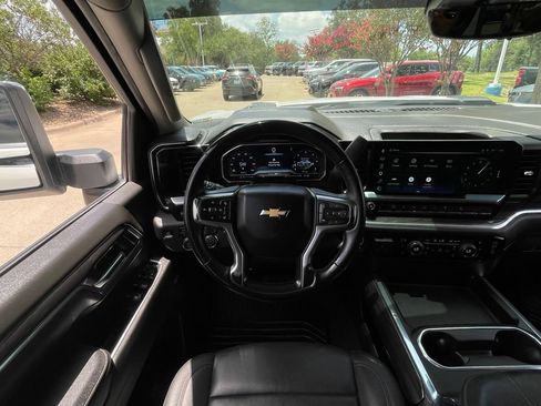 Used 2025 Chevrolet Silverado 2500 LTZ w/ LTZ Premium Package AWD/4WD image 12