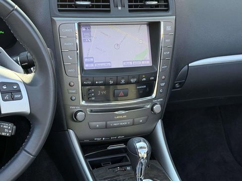 Used 2014 Lexus IS 250C w/ Luxury Package image 18