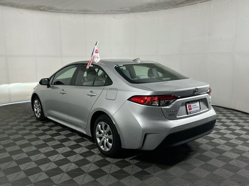 Certified 2025 Toyota Corolla LE FWD image 5